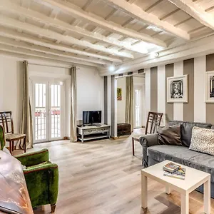  Appartement Lovely Spacious Near The Colosseum